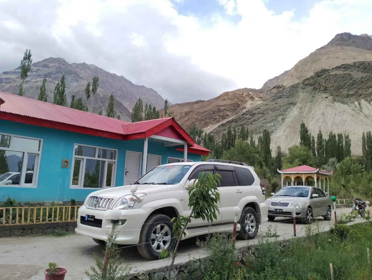 Khosar Glacer Hotel And Restourent Shigar Exterior photo